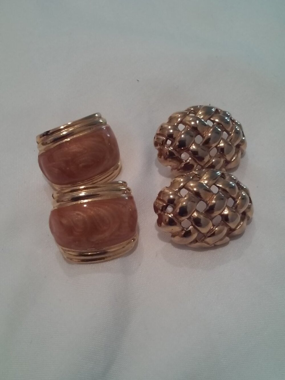 Free ***** 2 pairs of large earrings, elegant